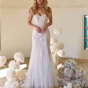 Brand new with tags Madi Lane Darci Wedding Dress